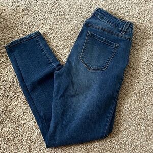 D. Jeans skinny jeans